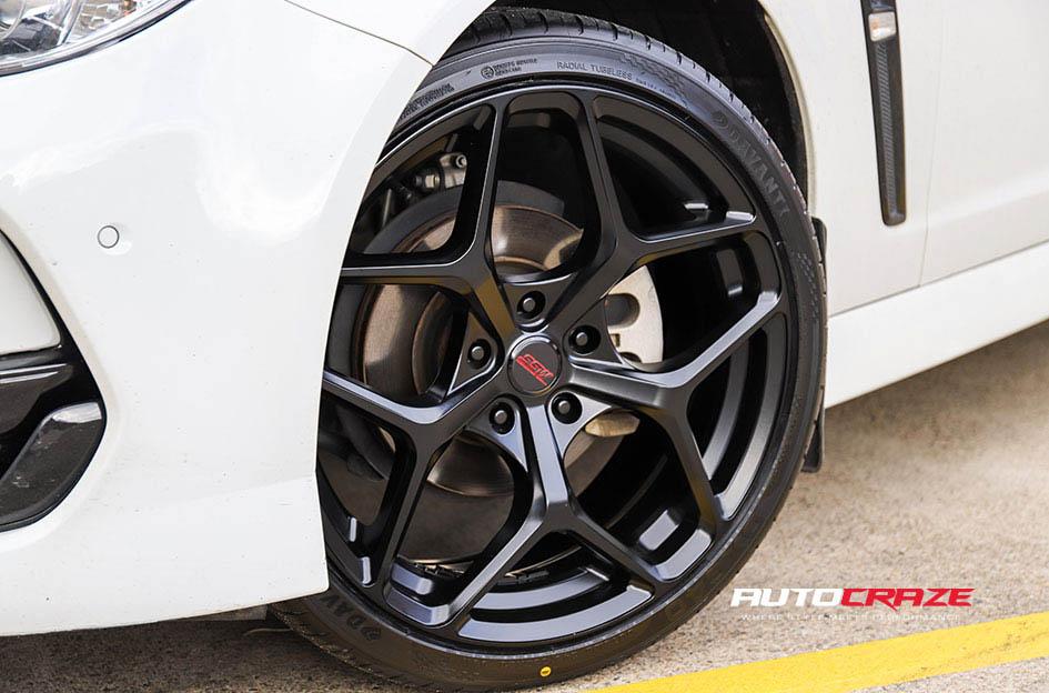 HOLDEN-COMMODORE-DOMINATE-MATTE-BLACK